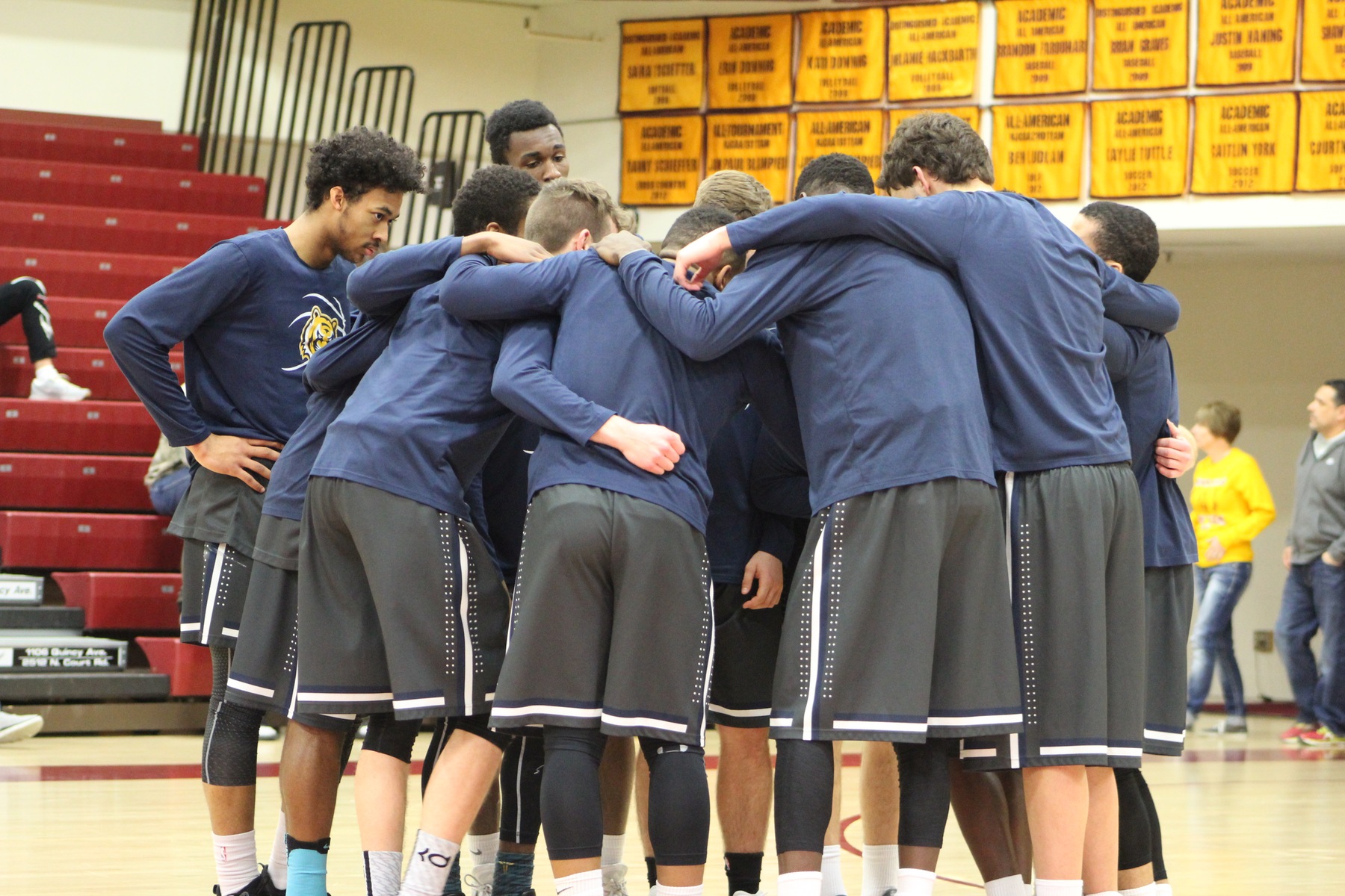 The MCC men's basketball team fell on the road to Indian Hills on Saturday night, 76-60