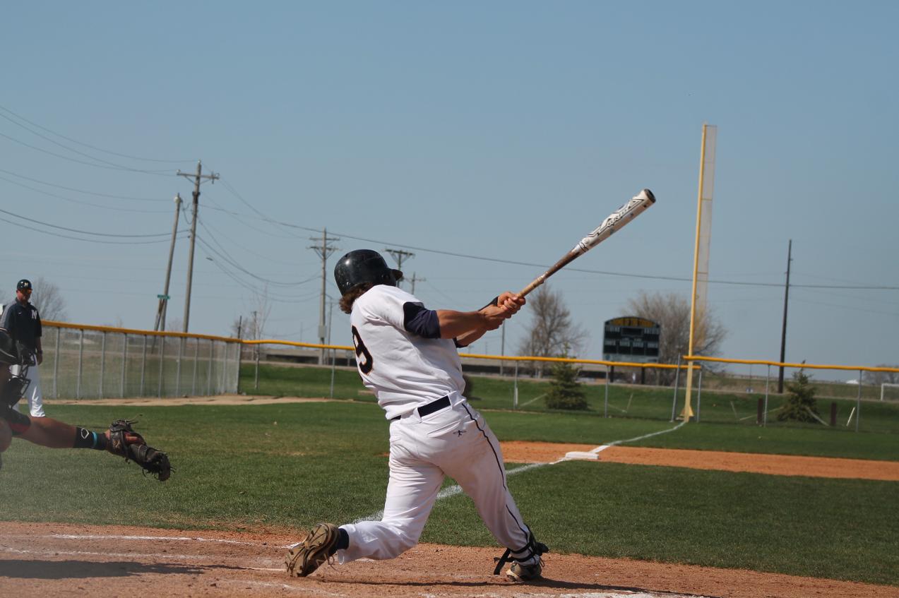 Russell's walk-off leads MCC to conference sweep