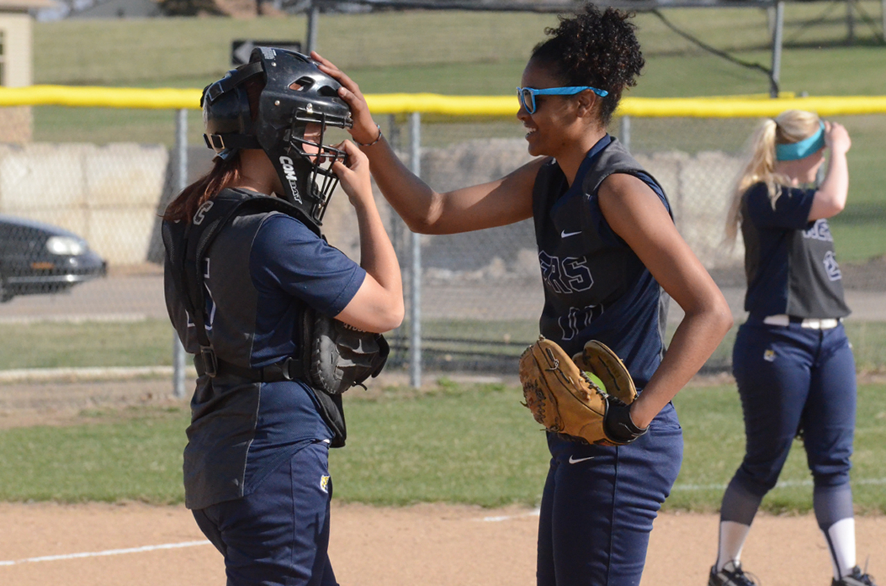 Softball falls late to visiting NIACC