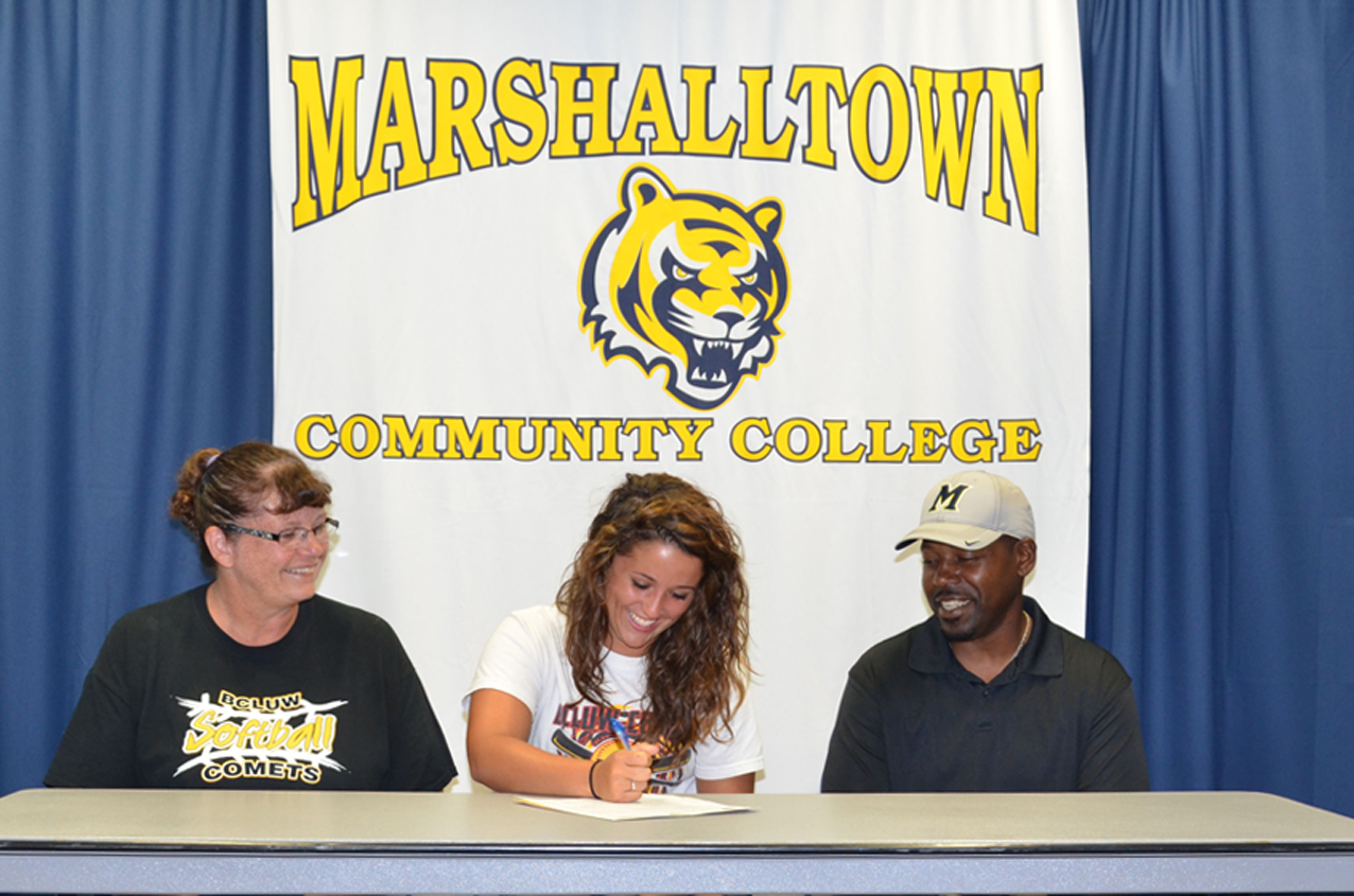 Shirley inks first softball signee in BCLUW's Kayla Fisher