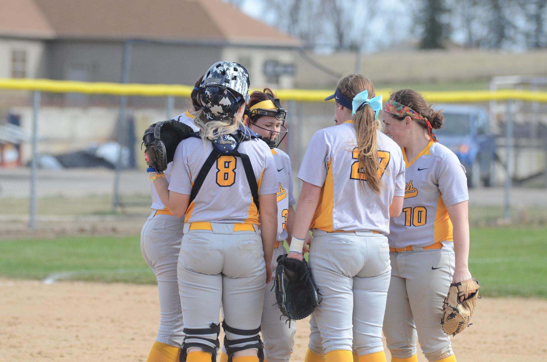 Home runs carry softball to split with MCC-Maple Woods