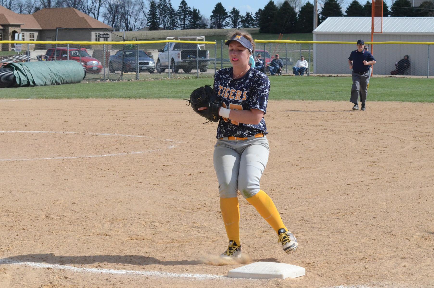 23 hits carry softball to a sweep at Mount Mercy