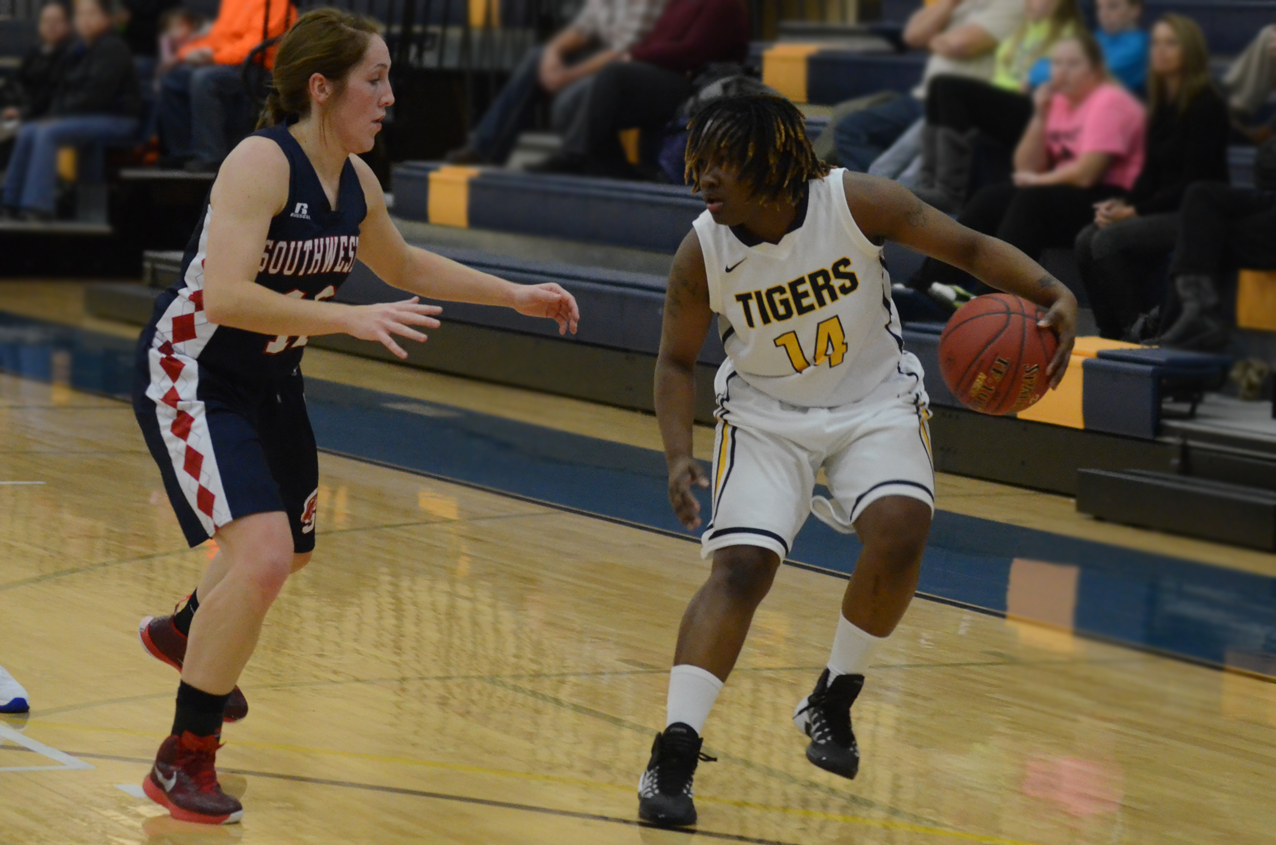 Tigers run away in the second half to drop Southwestern 69-47