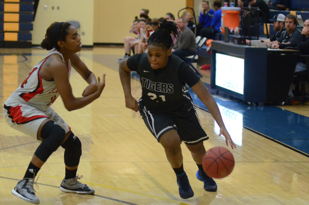 Miscues prove costly in 70-54 loss to Mineral Area