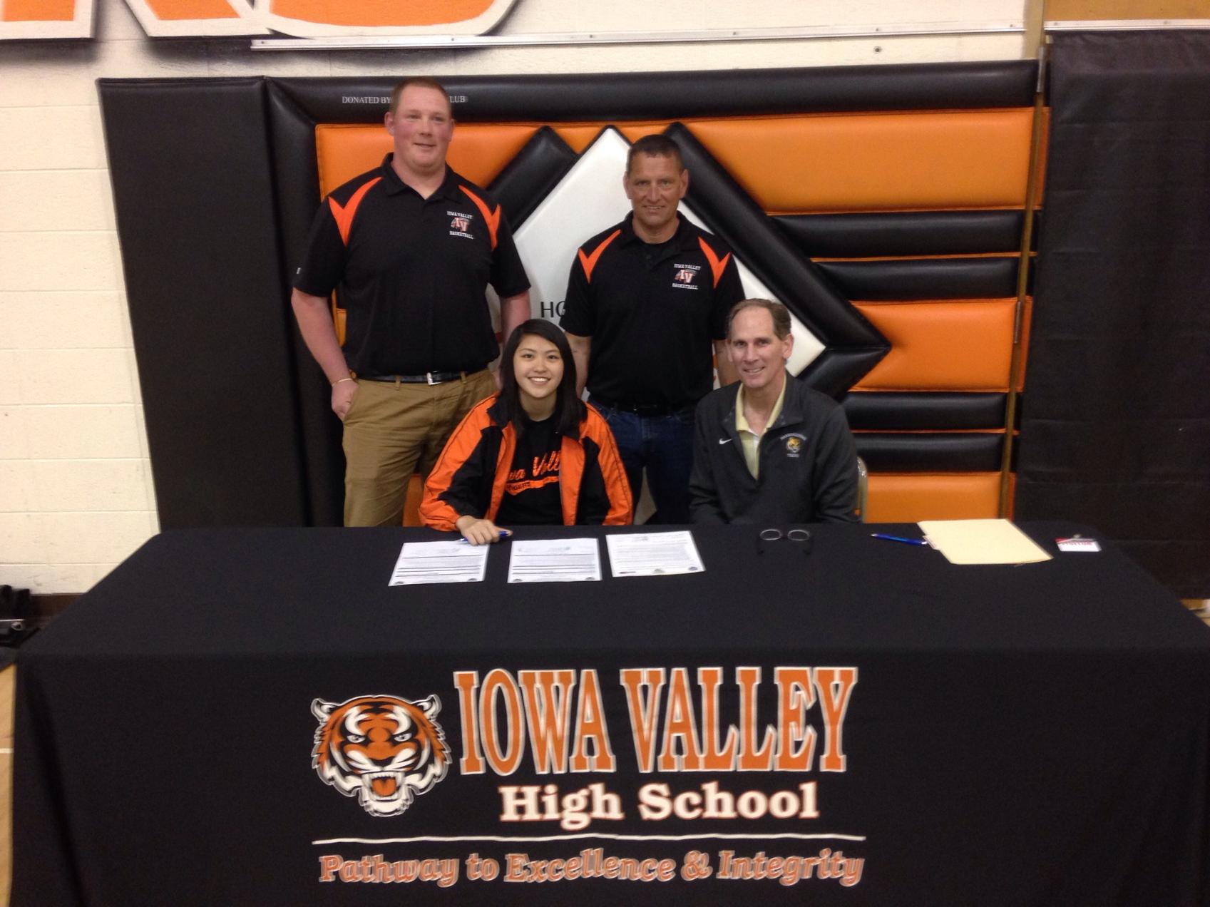 Iowa Valley's Kavanh changes stripes, stays a Tiger