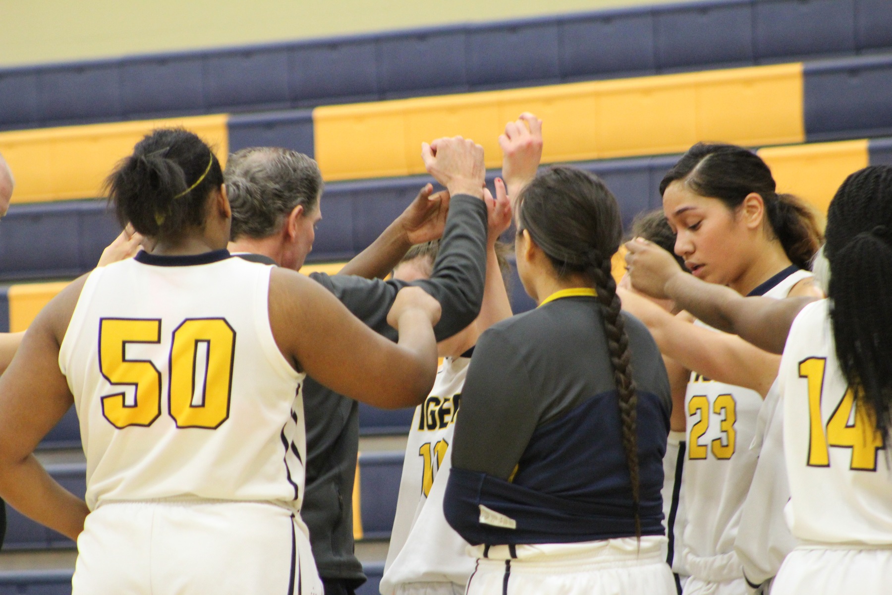 Women's basketball falls on the road to Moberly Area