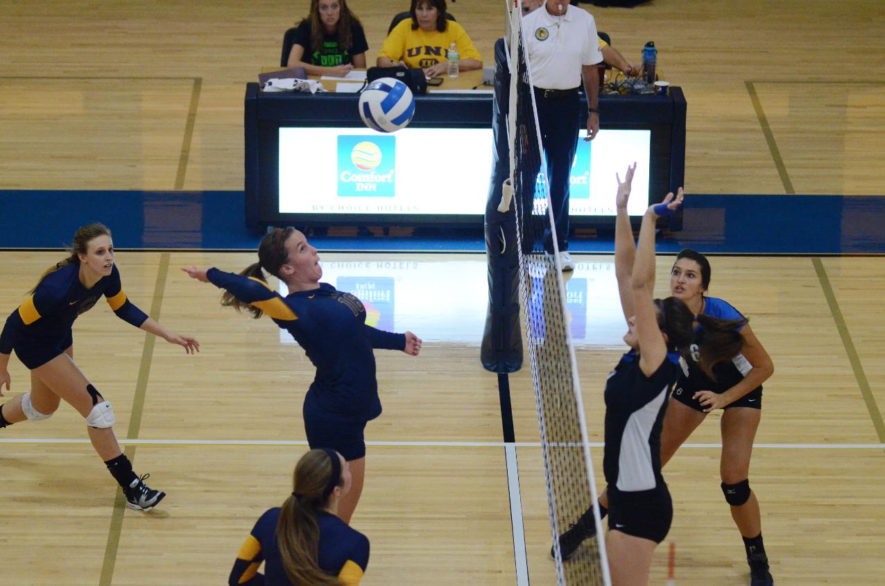 Rallies lead volleyball to 3-0 sweep at NIACC