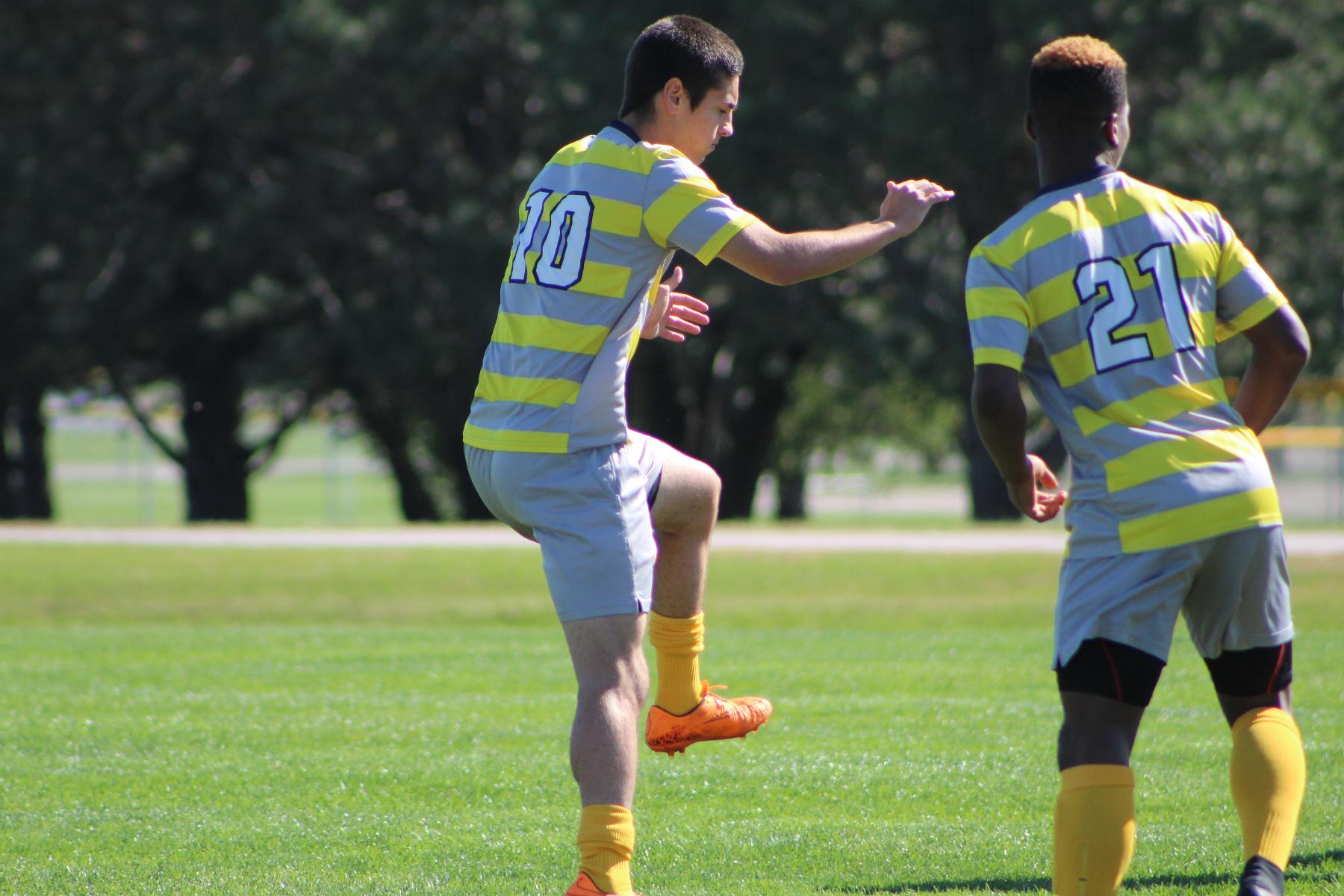 Two goals from Thiago Fernandes carries No. 9 MCC
