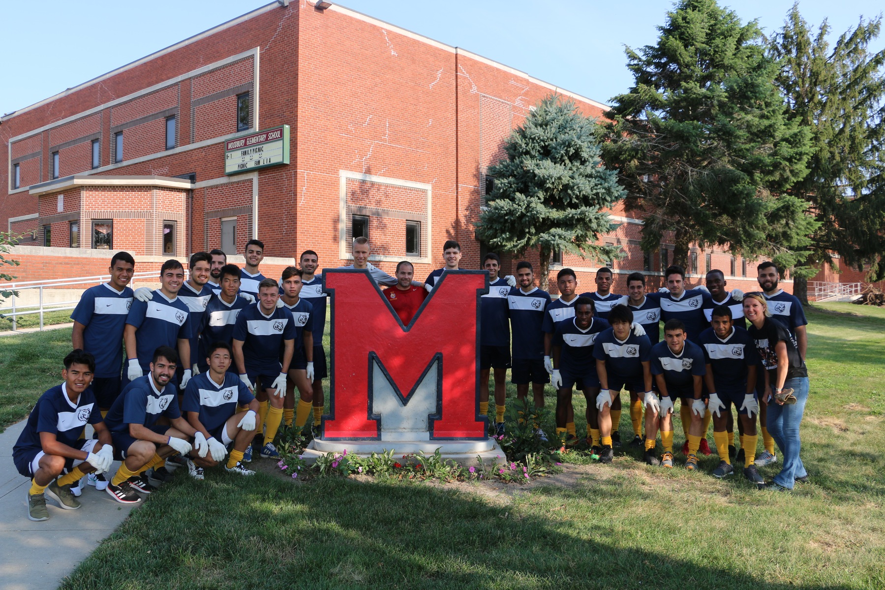 Men's Soccer Helps with Local Clean Up