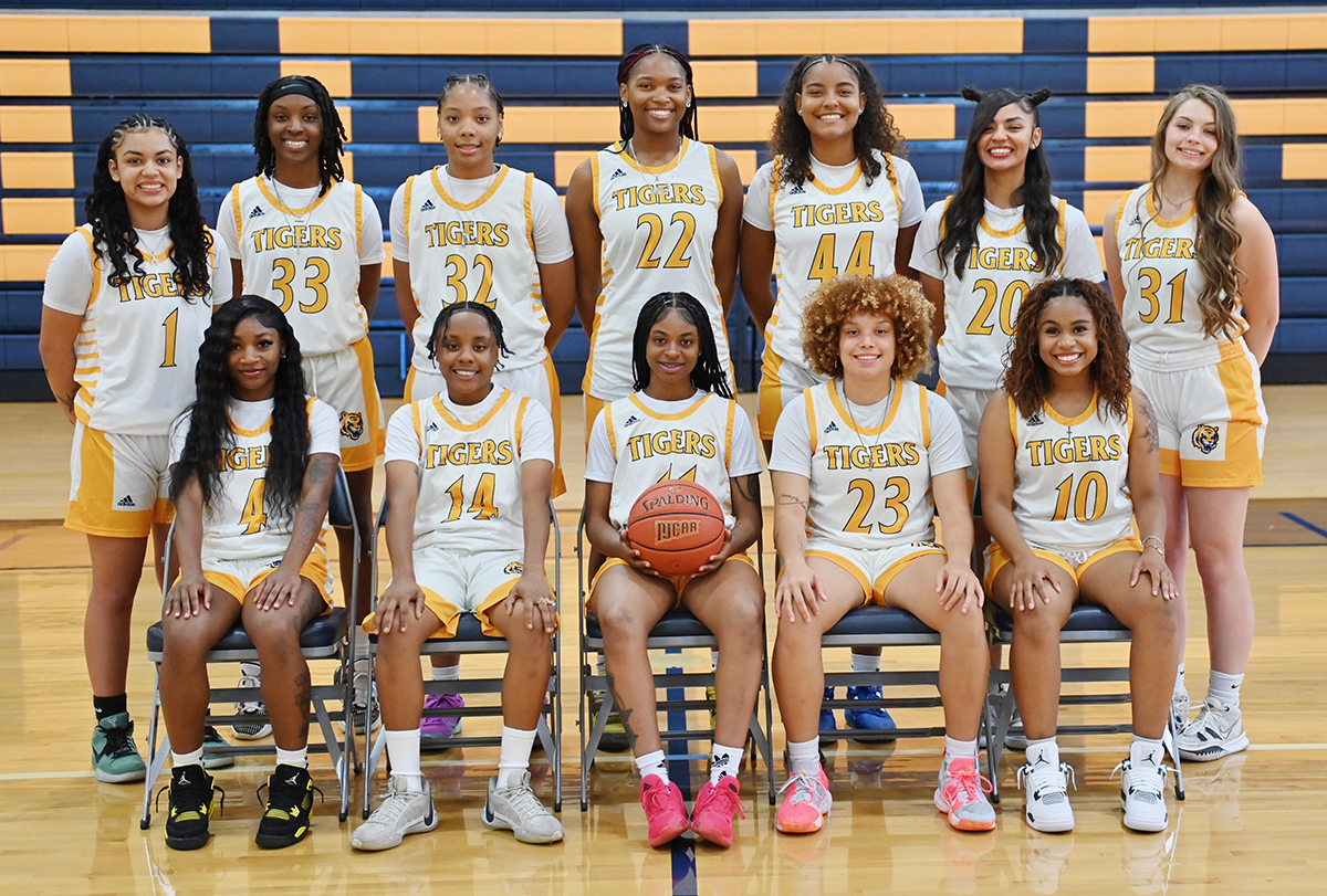 MCC Women’s Basketball Season Preview: Coach Longley Aims for Growth in Year Two